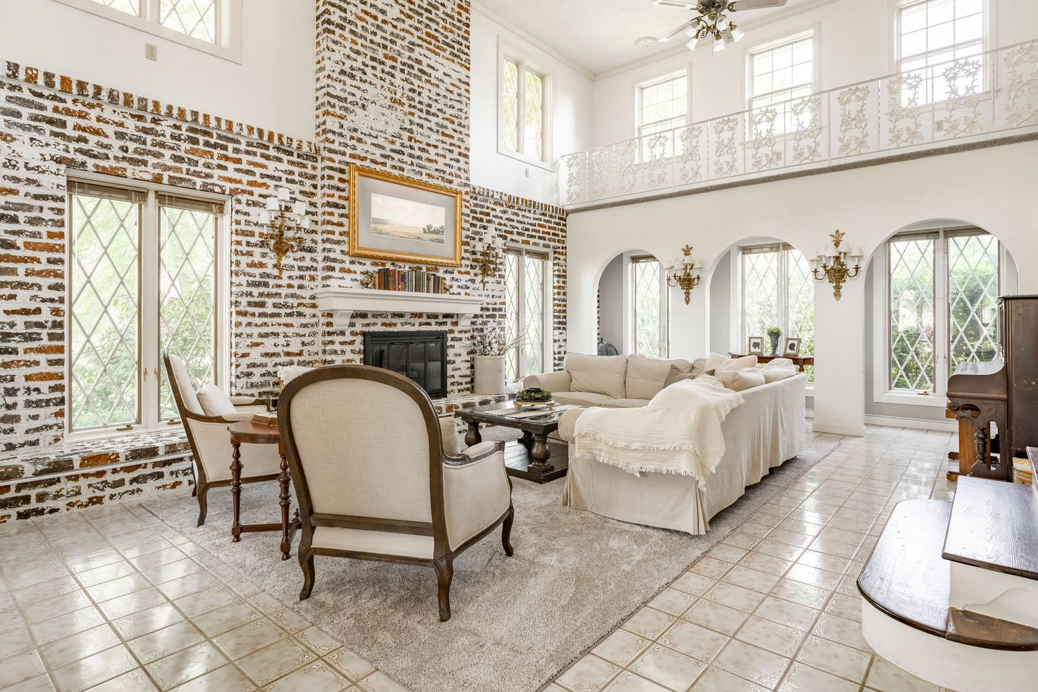 Elegant white brick living room